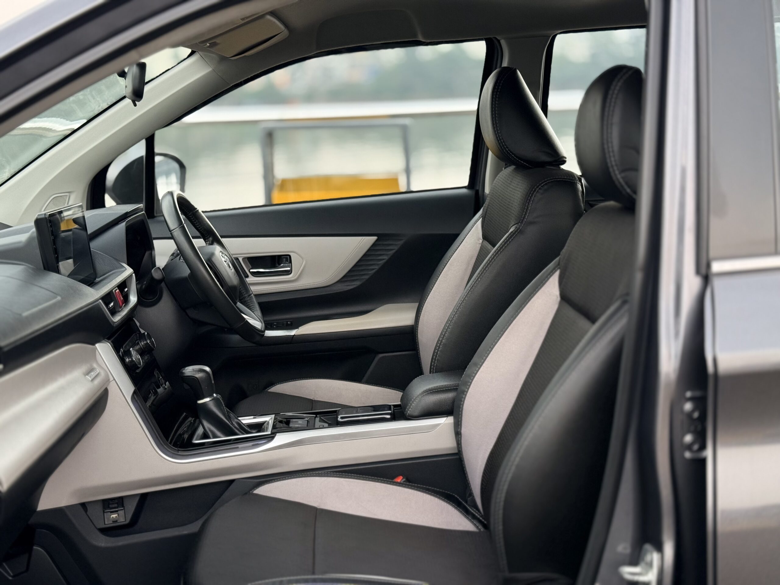 
								Toyota Veloz 2022 full									