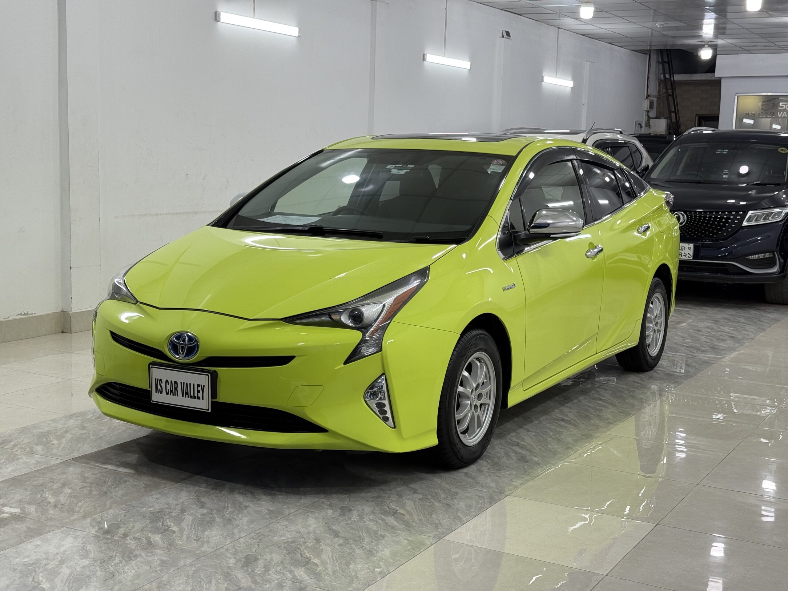
								Toyota Prius 2016 full									