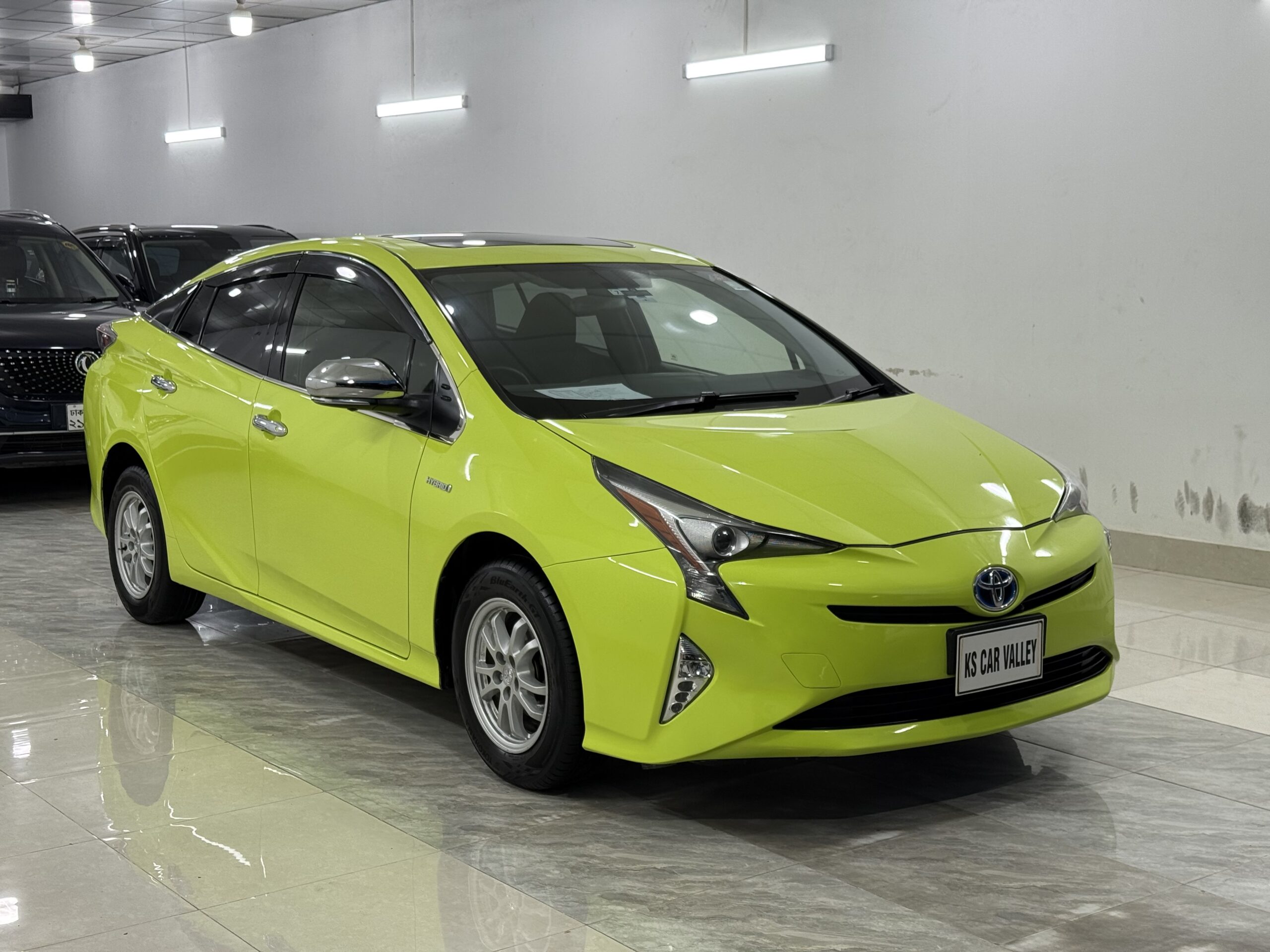 
								Toyota Prius 2016 full									