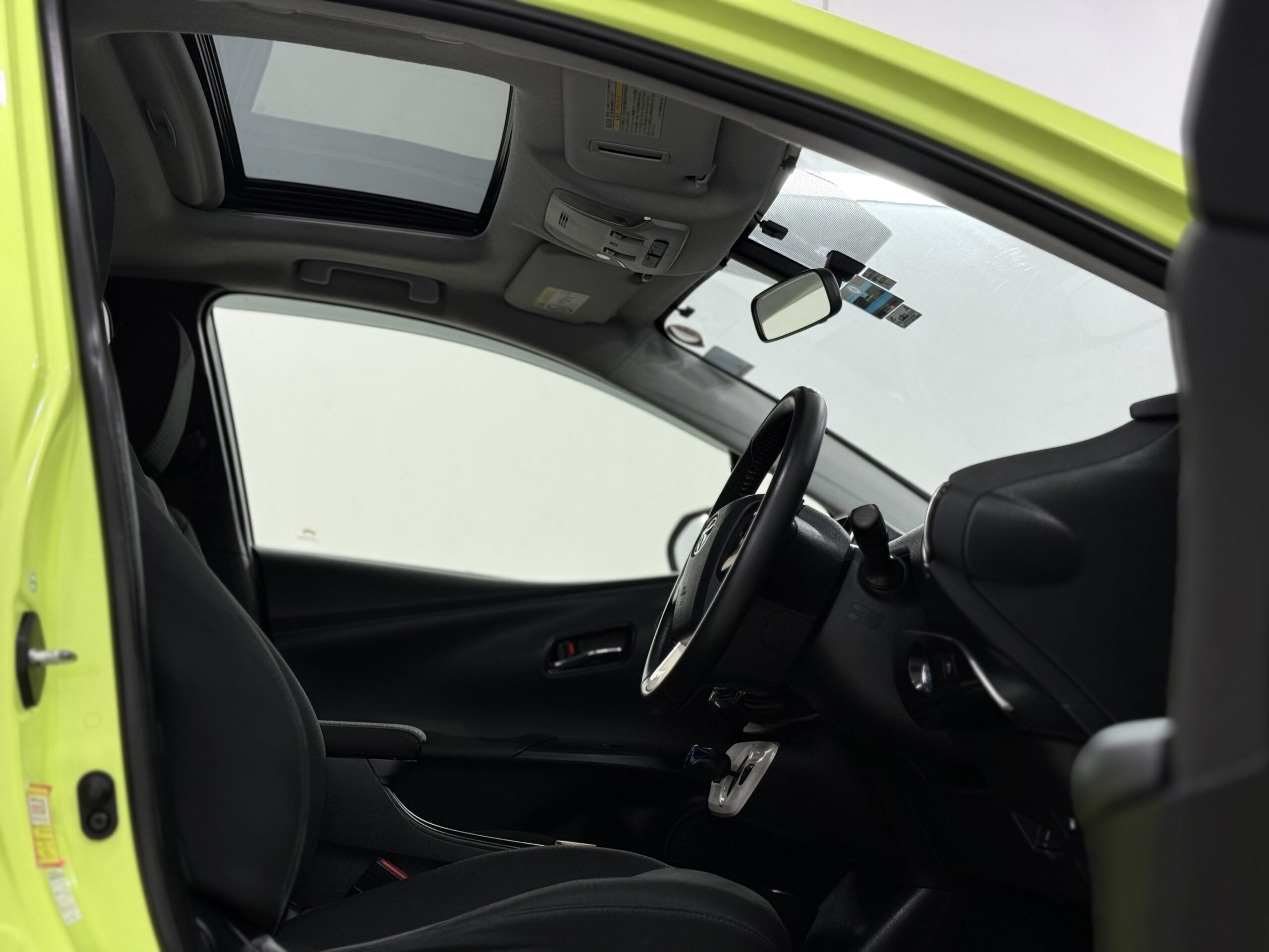 
								Toyota Prius 2016 full									