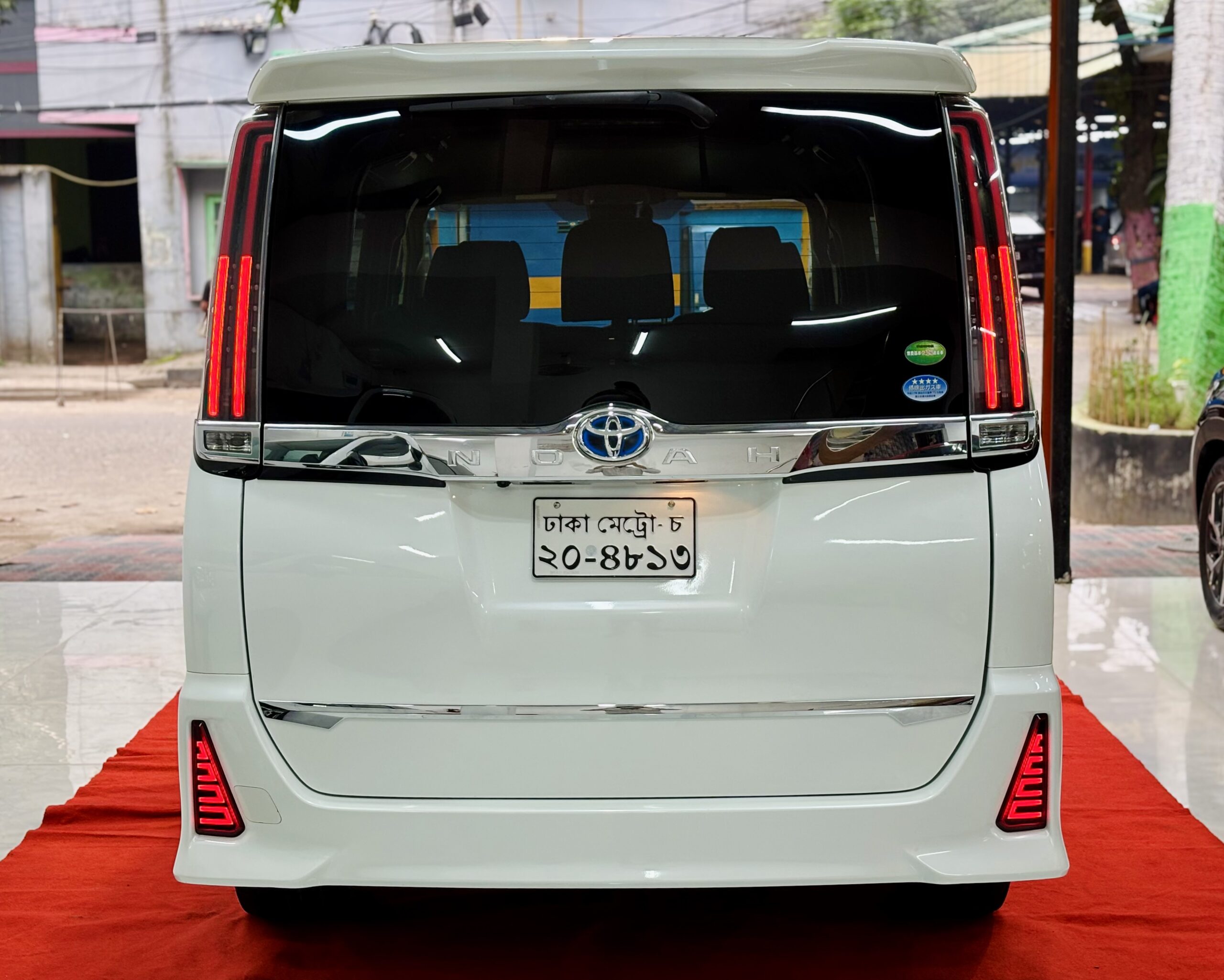 
								Toyota Noah 2018 full									
