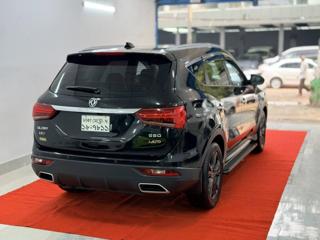 Black DFSK Glory 580 SUV at a Trusted Car Dealer Dhaka showroom