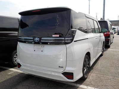 
								Voxy Mizaki full									