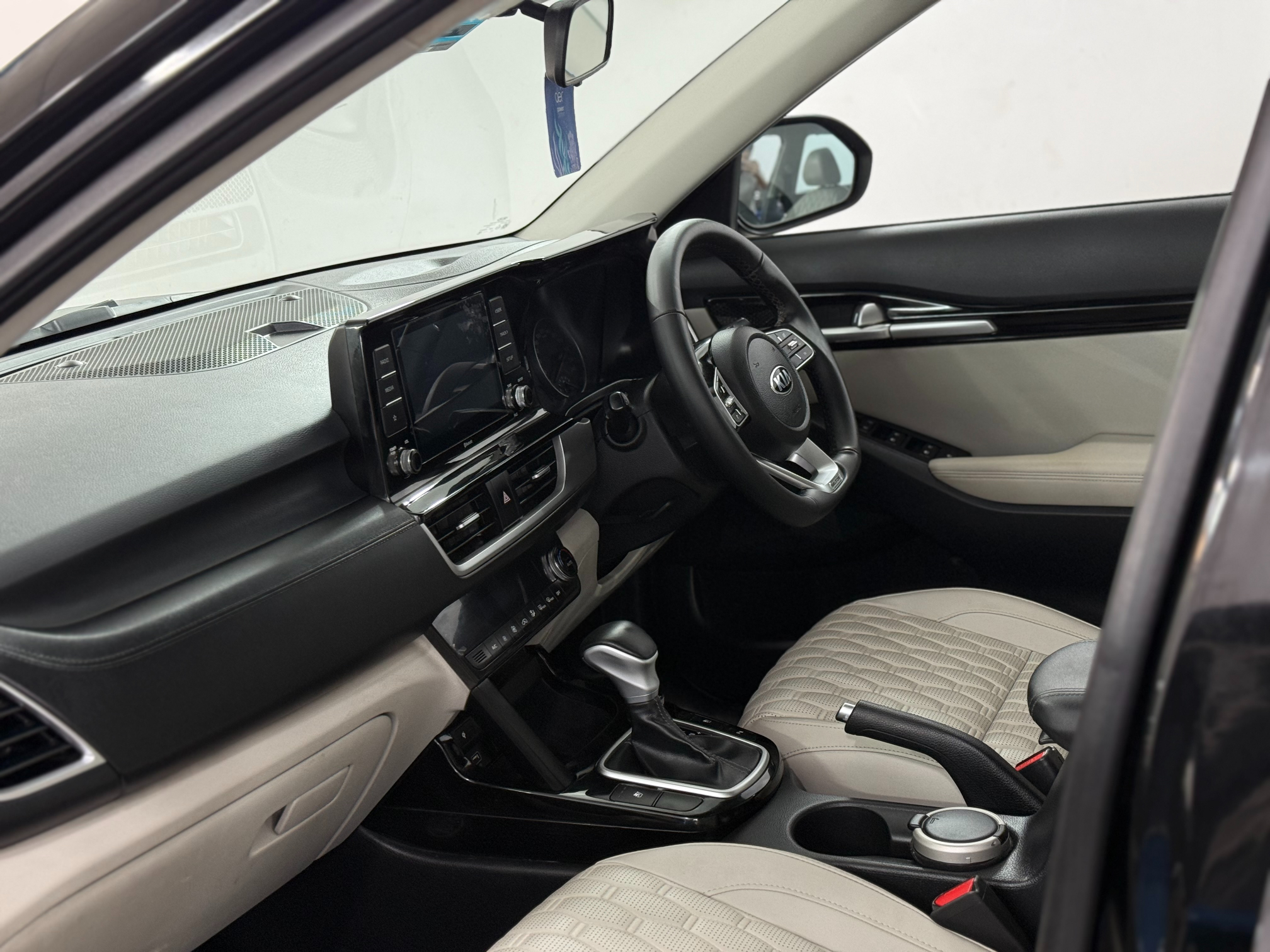 
								KIA SELTOS 17-5956 full									